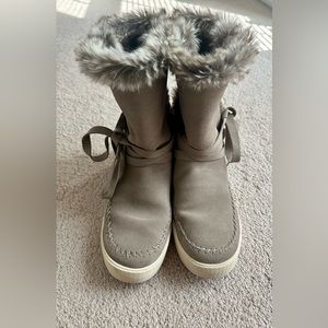 Toms Vista Suede Boots. Size 8. Excellent condition.